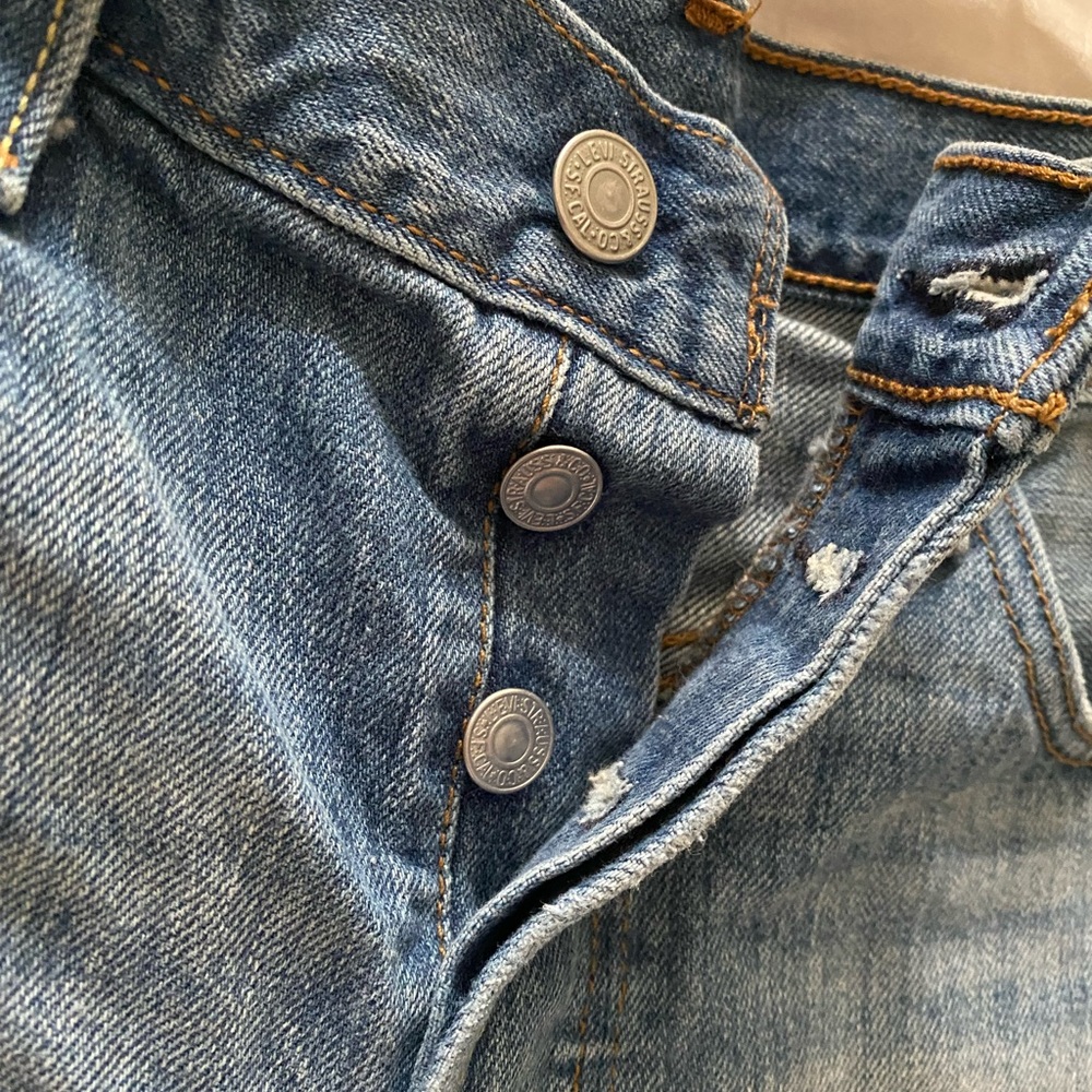 Levi High Rise Shorts - Picture 3 of 4